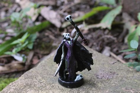 [ART] [Miniature] I hand painted my Necromancer miniature! : DnD