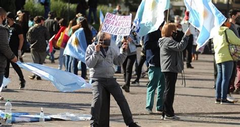 17a Masiva Marcha De La Oposición Contra El Gobierno Nacional Cadena