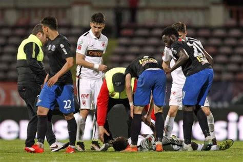 Relembre Casos De Jogadores Que Morreram Em Campo