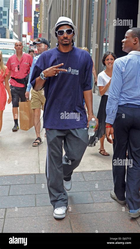 Snoop Dogg seen out and about in Manhattan New York City, USA - 18.07. ...