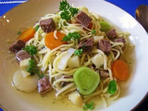 Nudelsuppe Mit Rindfleisch Und Gem Seeinlage Rezept Kochbar De