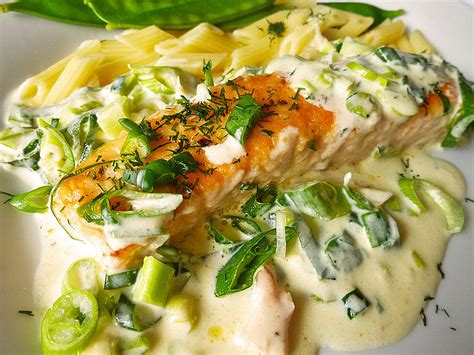 Lachs in Frühlingszwiebel Sahne Sauce von Lisa50 Chefkoch