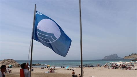 Izan Las Banderas Azules En Las Playas De L Ampolla El Portet Y