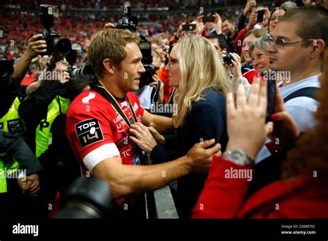 Jonny wilkinson and wife hi-res stock photography and images - Alamy