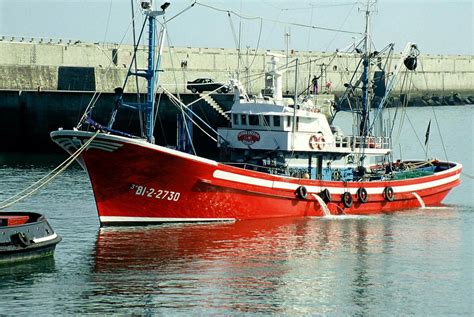 Pin De Alper Sezgun En Gemi Barcos De Pesca Barcos Barco Pesquero