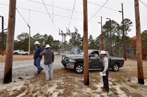 North Carolina Power Outage Leaves 33000 Without Electricity After Substation Attack Wsj