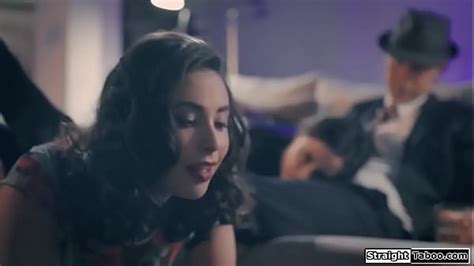 Husband Dominates Pet And Submissive Wife Free Mobile Porn Videos