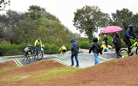 Bourg Blanc Inauguration Pluvieuse Du Pumptrack Le T L Gramme