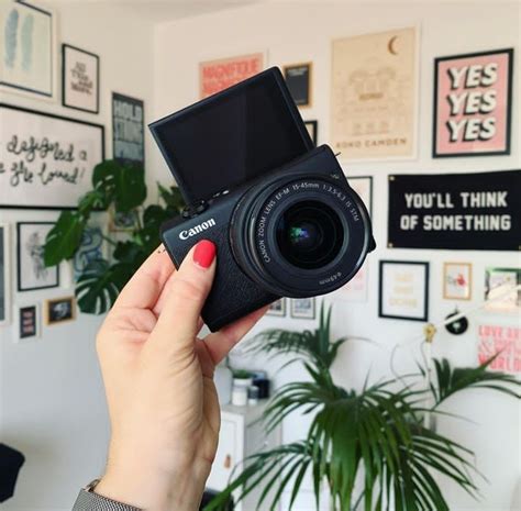 9 Best Vlogging Camera Under $500: (2024 Guide & Reviews) - Bestoflens