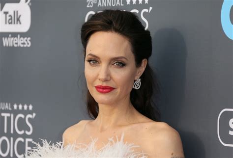 Angelina Jolie Debuta En Instagram Publicando Carta De Una Adolescente