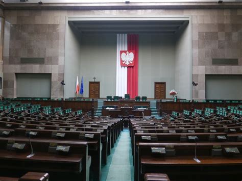 Kto wygrałby dziś wybory do Sejmu Zmiana lidera SONDAŻ Forsal pl