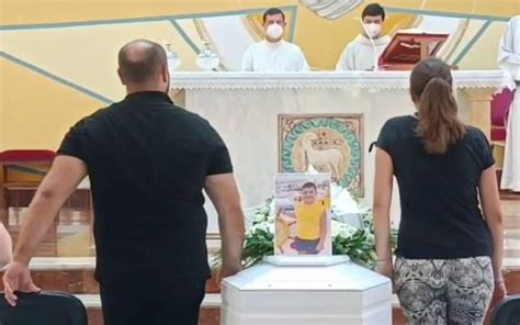 Bambino Morto A Sharm El Sheikh Celebrati Questa Mattina I Funerali A