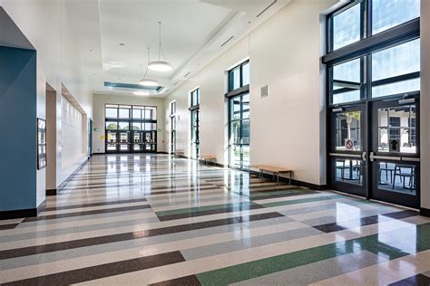 LUCY BECKHAM HIGH SCHOOL - Contract Construction