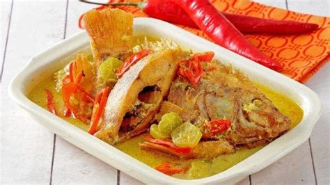 Resep Ikan Bumbu Kuah Kuning Lezat Perpaduan Rasa Asam Dan Pedasnya