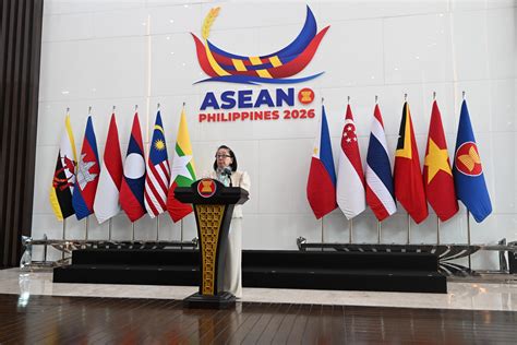 philippines displays  asean chairship logo   asean