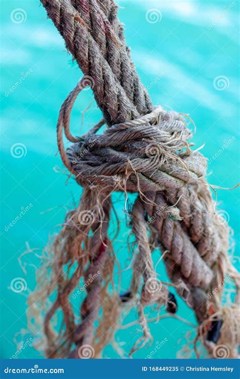 Old Weathered And Frayed Rope Stock Image Image Of Confused Hanging