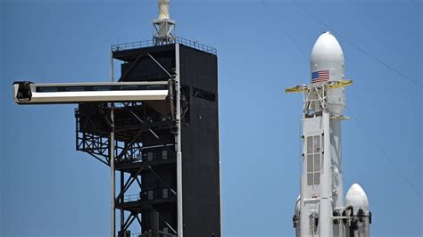 Voir De Superbes Photos Du Premier Lancement Nocturne De Spacex Falcon