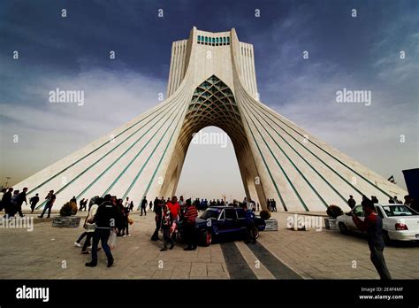 Azadi Square Fotos Und Bildmaterial In Hoher Aufl Sung Alamy