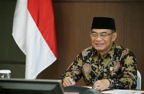 Menko PMK Muhadjir Effendy Dari Menteri Terbaik Hingga Jabat Plt