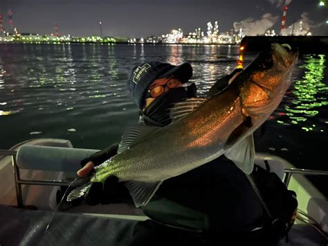 3月3日 4日 5日 7日 大阪湾チャーターボート釣り船ルアーでシーバスとか