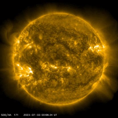 sun  unleashed  huge solar flare triggers radio blackout