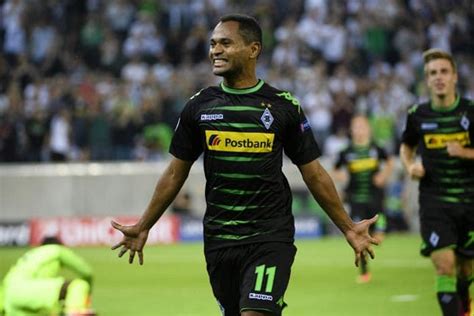 Dolo Do M Nchengladbach Raffael Comemora Bom In Cio Na Bundesliga