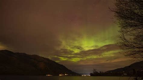 Aurora borealis captured in night skies across Washington