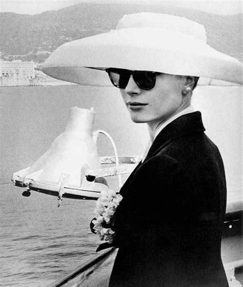 Grace Kelly With Large Hat Grace Kelly Style Grace Kelly 1950s