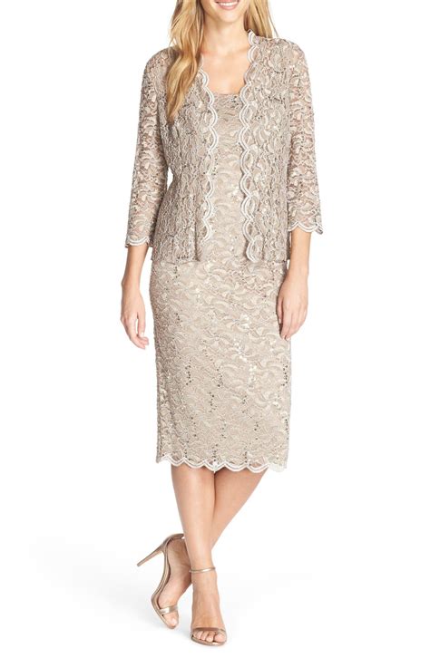 23 Grandmother-of -the-Groom Dresses That Are Classic & Elegant