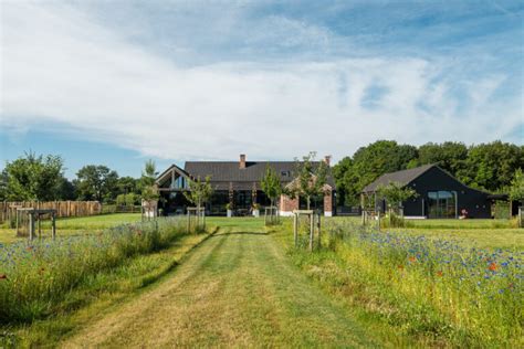 Traditionele Hoeve In Een Modern Jasje