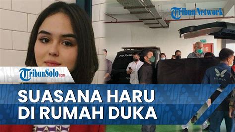 Suasana Haru Sambut Kedatangan Jenazah Selebgram Laura Anna Di Rumah