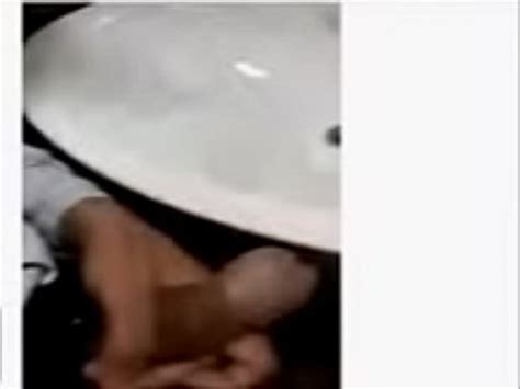 Shiekh Irfaz Indian Risedent In Qatar Practicced Masturbation On Camera XVIDEOS