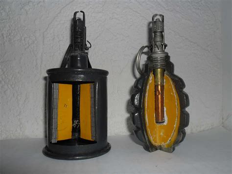 Фото с гранатой Ф-1 "Лимонка"