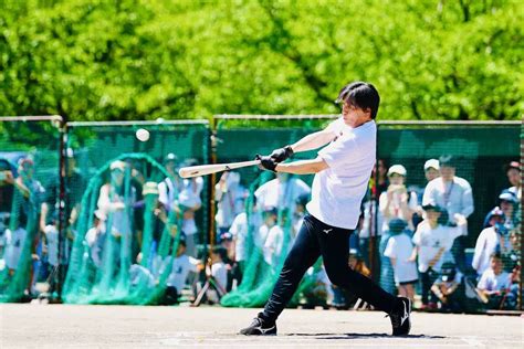 ＜松井秀喜氏野球教室＞子どもたち前でホームランを披露する松井秀喜氏（撮影・会津 智海） ― スポニチ Sponichi Annex 野球