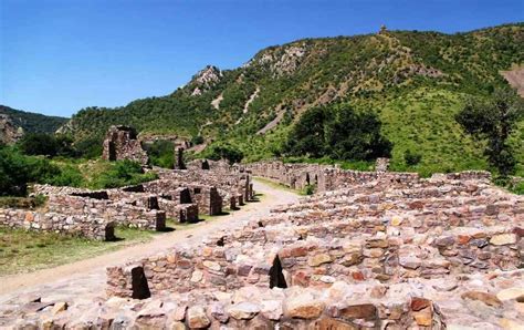 Best Time To Visit Bhangarh Fort - Monganik