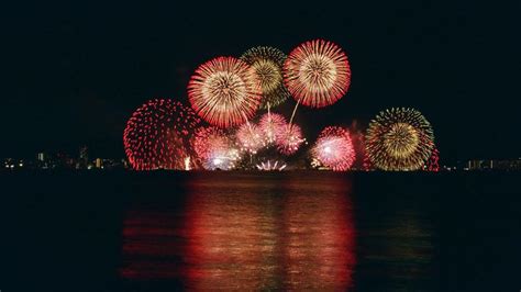 Fourth Of July Fireworks Shows On The Water