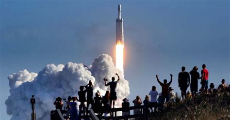 Superrakete Falcon Heavy Startet Erfolgreich