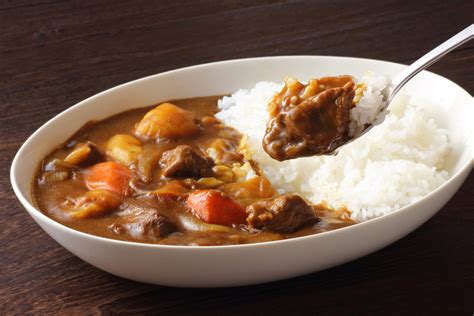 カレーライスを食べるとき「混ぜるor混ぜない」どっち？混ぜるのは邪道か、むしろカレーの醍醐味か Kufura（クフラ）小学館公式