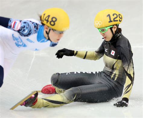 ソチ五輪のショートトラック女子1500メー：冬季五輪、転倒の瞬間 写真特集：時事ドットコム