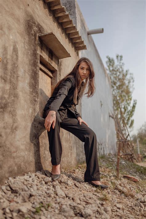 woman  straight jacket      woman