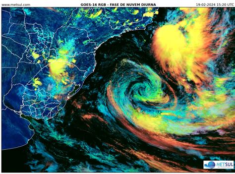 Ciclone Raro Na Costa Deixa Imagens Incr Veis Veja Akar Pelos Sat Lites