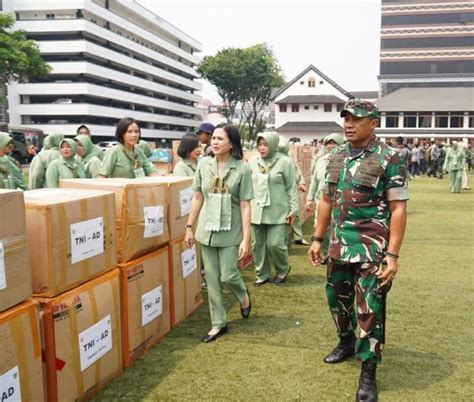 Pangdam Jaya Menghadiri Acara Penyerahan Bantuan Kemanusiaan Dari Tni