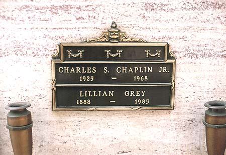 Charlie Chaplin Jr.'s grave (photo)