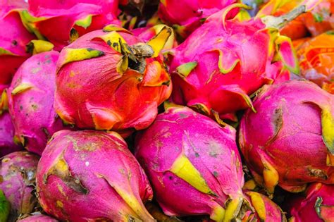 Pitahaya pitaya o fruta del dragón Características propiedades y