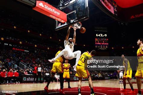 Anthony Davis Dunk Photos and Premium High Res Pictures - Getty Images