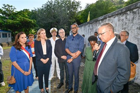 Temps D Hommage De Ya L Braun Pivet Au Lazaret De La Grande Chaloupe