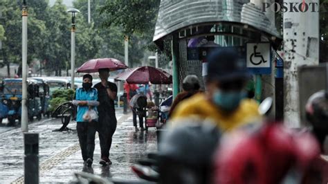 Diguyur Hujan Deras Ruas Jalan Dan Rt Di Jaksel Tergenang Banjir