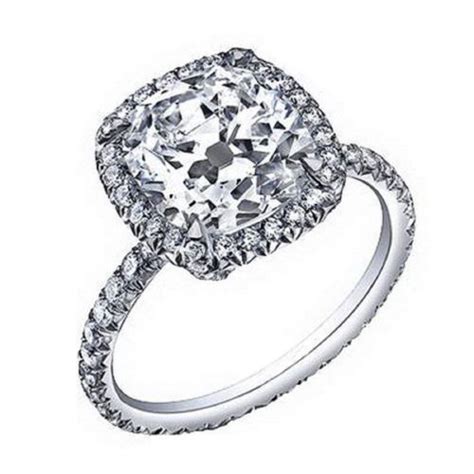 Cushion Cut Diamond: Cushion Cut Diamond Engagement Ring Settings