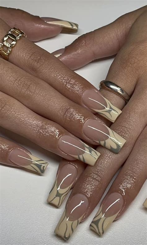 Pin By Weronika Lech On Paznokcie Airbrush Nails Edgy Nails Short