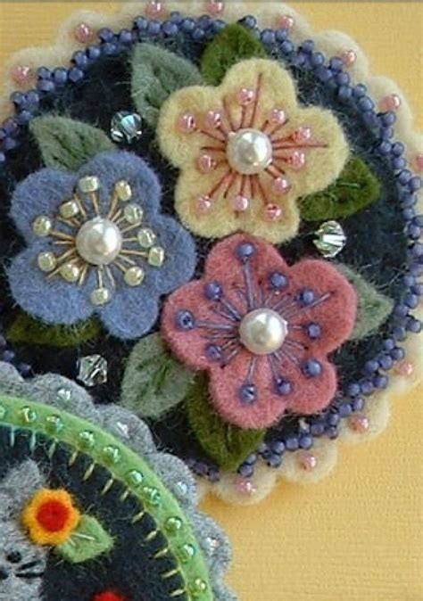 Pin By Pamela Kay Halsell Sullivan On Sequens And Beads Felt Crafts